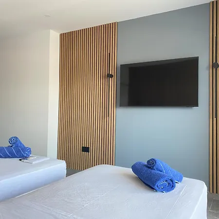 Nissi Avenue Apartment *