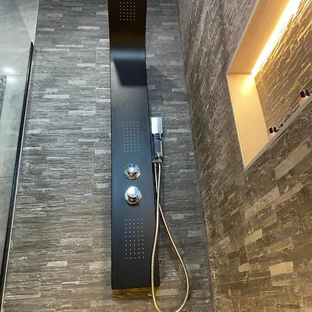 Nissi Avenue 아파트 *