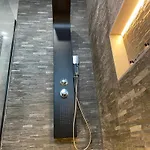 Nissi Avenue Apartment *