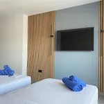 Nissi Avenue Apartment *