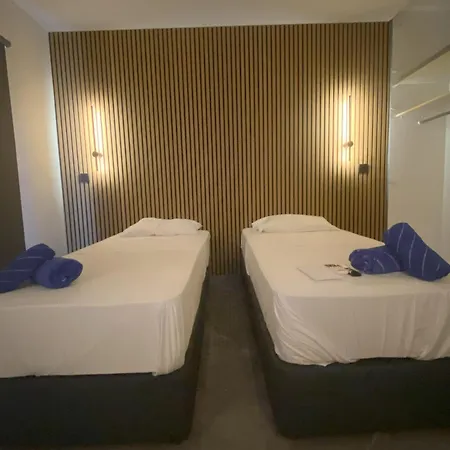 Nissi Avenue Apartment *