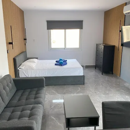 Apartment Nissi Avenue *